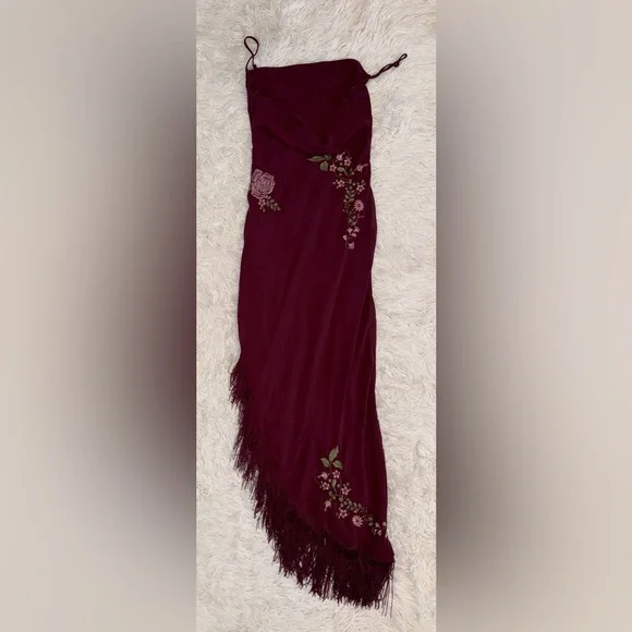 NWOT HOUSE OF CB Eloisa Wine Embroidered Fringe high low Midi Dress sz M - Picture 5 of 8